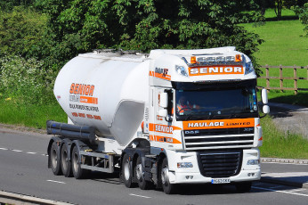 Картинка автомобили daf+ выставка улица тягач тяжелый седельный грузовик