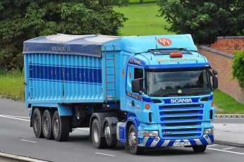 Картинка автомобили scania+ выставка улица седельный грузовик тяжелый тягач