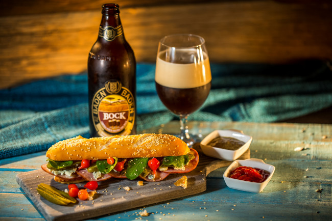 Обои картинки фото еда, бутерброды,  гамбургеры,  канапе, пиво, бутерброд