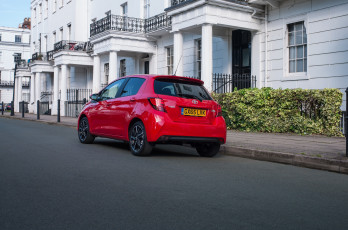 Картинка автомобили toyota uk-spec yaris sport 2014г