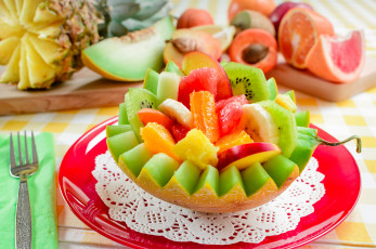 Картинка еда мороженое +десерты дыня клубника банан киви фруктовый салат