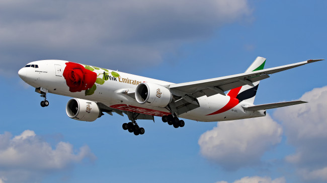 Обои картинки фото boeing 777, авиация, пассажирские самолёты, авиалайнер