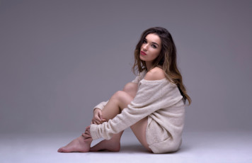 Картинка бестия девушки -+брюнетки +шатенки девушка женщина брюнетка темноволосая сексуальная модель звезда обувь одежда бельё голготки чулки аксессуары и множество всяческих елементов на картинке фотографий изображении