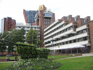 Картинка klaipeda lithuania города здания дома hotel гостиница клумба клайпеда литва