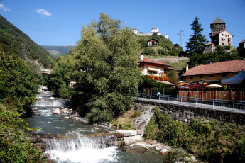 Картинка италия кьюза города улицы площади набережные дома река