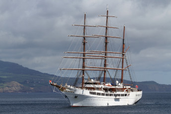 Картинка корабли парусники берега вода мачты красавец