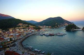 Картинка парга греция города панорамы вода дома побережье вечер