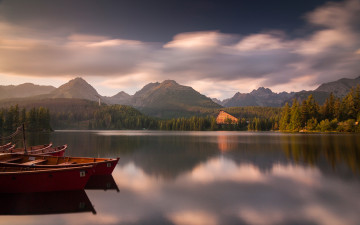 Картинка strbske pleso tatra national park slovakia природа реки озера лодки горы словакия озеро пейзаж лес