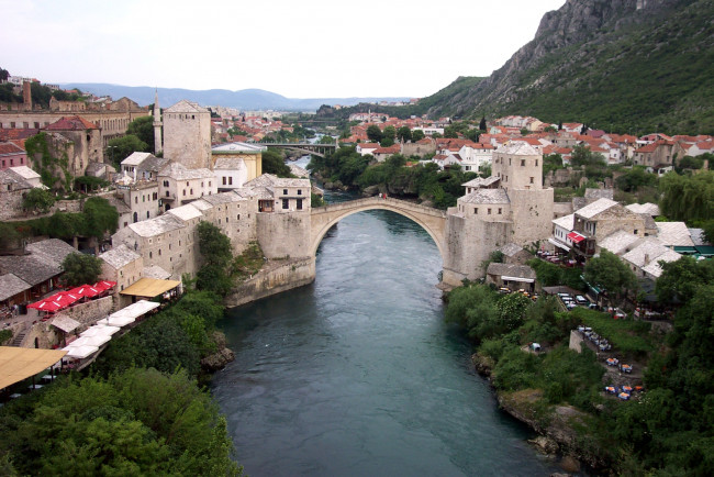Обои картинки фото города, мостар, босния, герцеговина, река, мост, дома