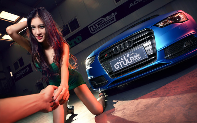 Обои картинки фото автомобили, авто с девушками, улыбка, взгляд, девушка, автомобиль