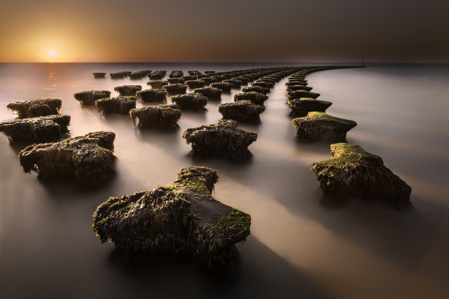 Обои картинки фото природа, побережье, вода, солнце, закат, небо