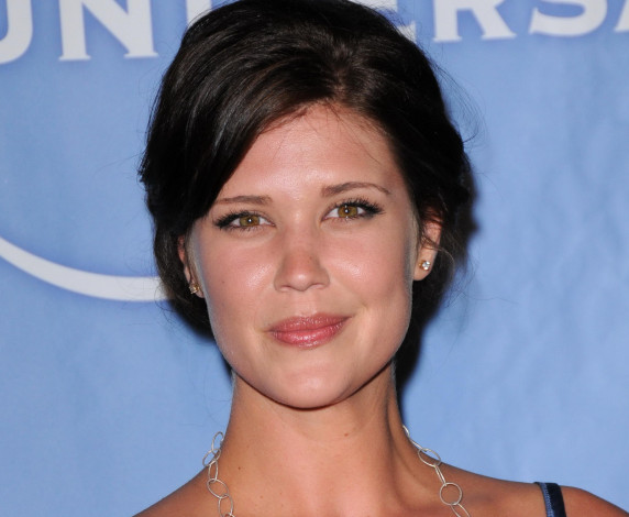 Обои картинки фото девушки, sarah lancaster, улыбка, лицо, брюнетка, актриса, сара, ланкастер