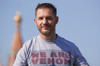 Картинка мужчины tom+hardy актер свитер щетина