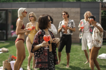 Картинка разное знаменитости очки купальники лена темникова бокалы девушки