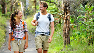 Картинка разное мужчина+женщина влюбленные прогулка лес