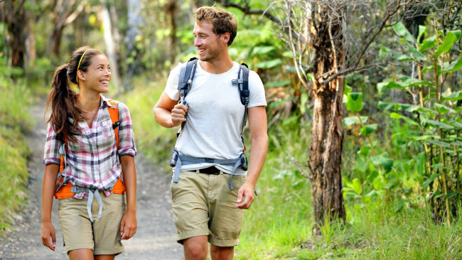 Обои картинки фото разное, мужчина женщина, влюбленные, прогулка, лес