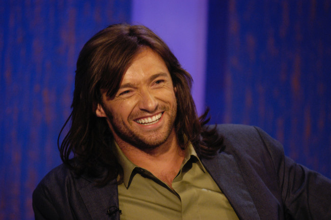 Обои картинки фото мужчины, hugh jackman, актер, пиджак, улыбка