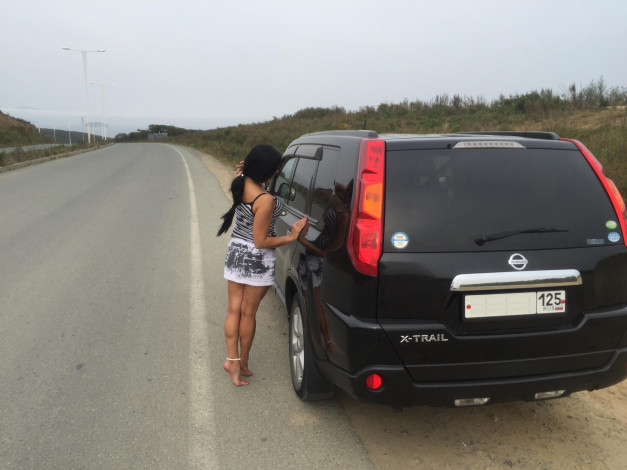 Обои картинки фото автомобили, -авто с девушками, nissan