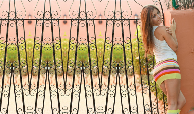 Обои картинки фото девушки, анастасия пантелеева , lily c,  raisa,  natalia e,  lily chey, майка, юбка, улыбка