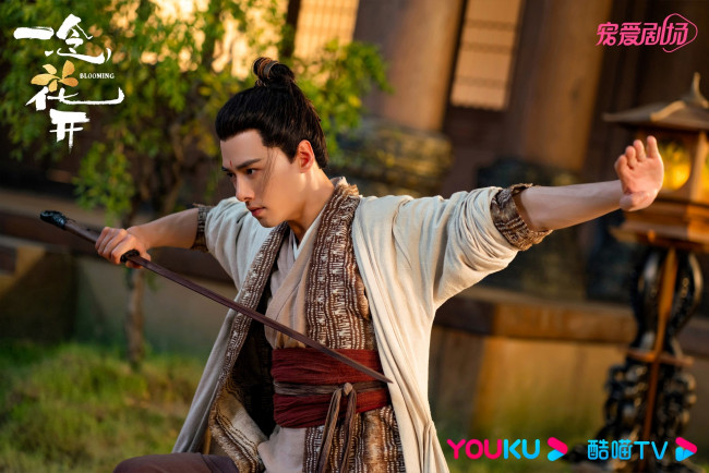 Обои картинки фото кино фильмы, blooming, парень, меч