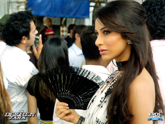 Обои картинки фото aa, dekhen, zara, кино, фильмы