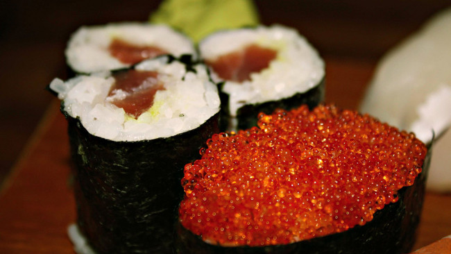 Обои картинки фото еда, рыба, морепродукты, суши, роллы, икра