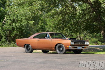 Картинка автомобили plymouth road