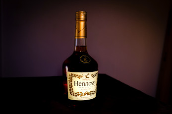 обоя hennessy, бренды, hennesy, бутылка, алкоголь, бренд, коньяк