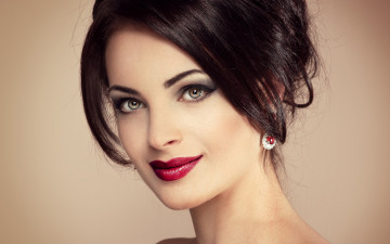 Картинка девушки -unsort+ лица +портреты серьги взгляд макияж улыбка девушка фон