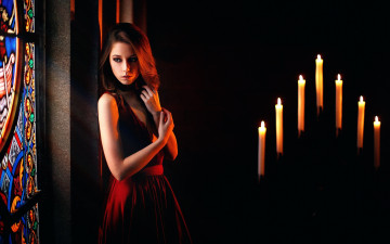 Картинка девушки -unsort+ брюнетки +шатенки декольте витраж ксения кокорева свечи