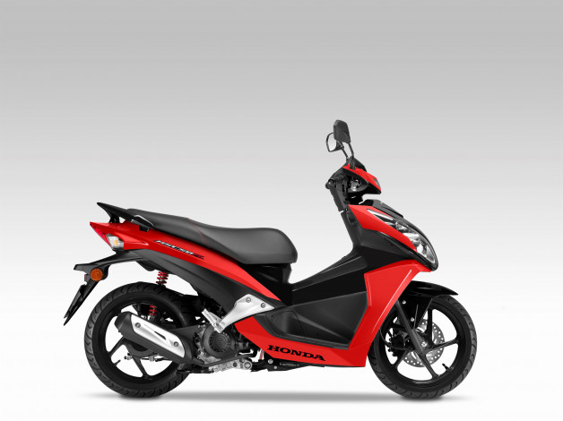 Обои картинки фото мотоциклы, мотороллеры, honda