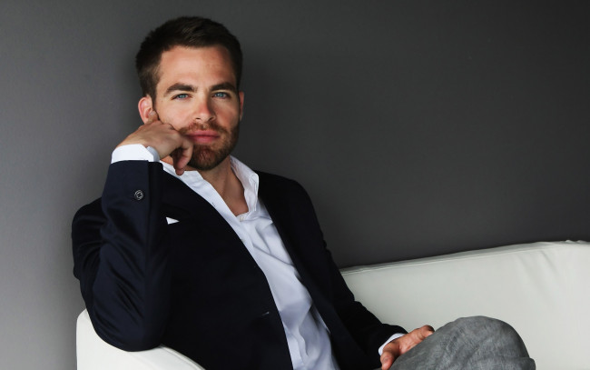 Обои картинки фото мужчины, chris pine, бородка, усы