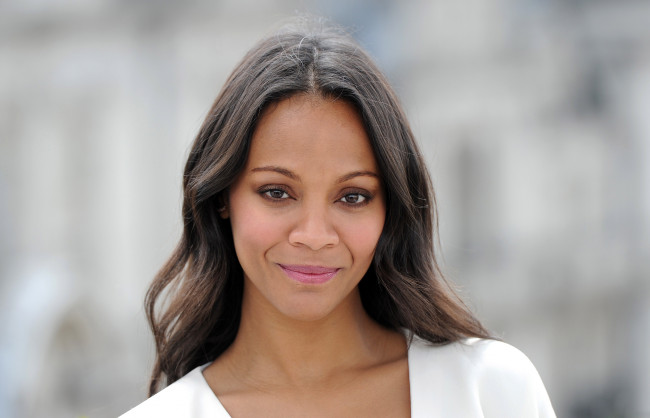 Обои картинки фото zoe saldana, девушки, zoe, saldana, девушка, актриса, лицо, мулатка, портрет