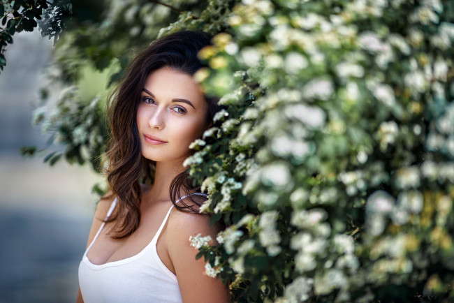 Обои картинки фото девушки, -unsort , брюнетки,  шатенки, взгляд, лицо