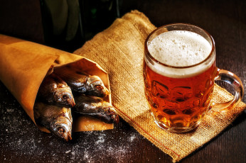 Картинка еда напитки +пиво бокал пиво рыба вяленая