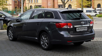 обоя toyota avensis combi executive 2012, автомобили, выставки и уличные фото, 2012, executive, combi, avensis, toyota