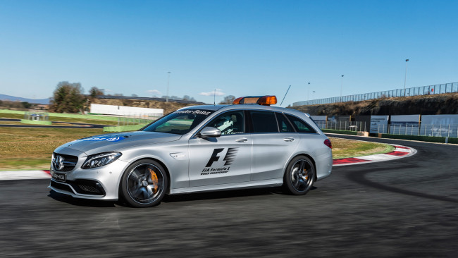 Обои картинки фото mercedes-benz amg c63,  s-estate f1 medical car 2015, автомобили, mercedes-benz, c63, 2015, car, amg, medical, f1, s-estate