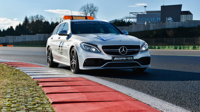 Обои картинки фото mercedes-benz amg c63 s-estate f1 medical car 2015, автомобили, mercedes-benz, 2015, c63, amg, car, medical, f1, s-estate