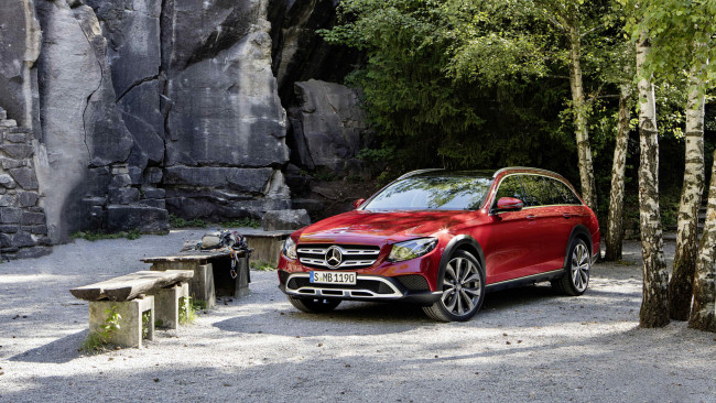 Обои картинки фото mercedes-benz e-class all-terrain 2017, автомобили, mercedes-benz, красный, 2017, all-terrain, e-class