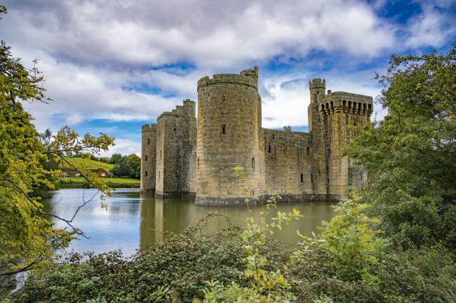 Обои картинки фото bodiam castle, города, замки англии, простор