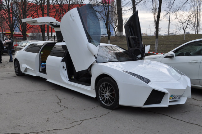 Обои картинки фото lamborghini reventon 2007, автомобили, выставки и уличные фото, lamborghini, reventon, 2007, белый