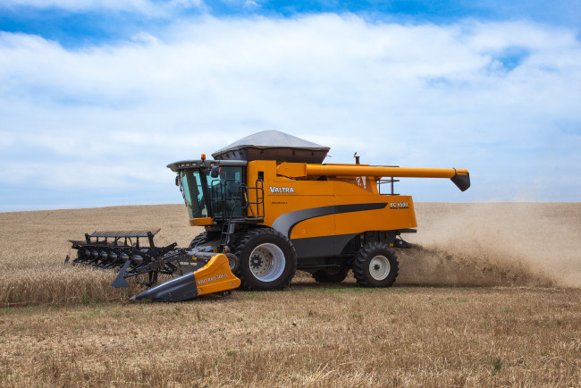 Обои картинки фото техника, комбайны, valtra