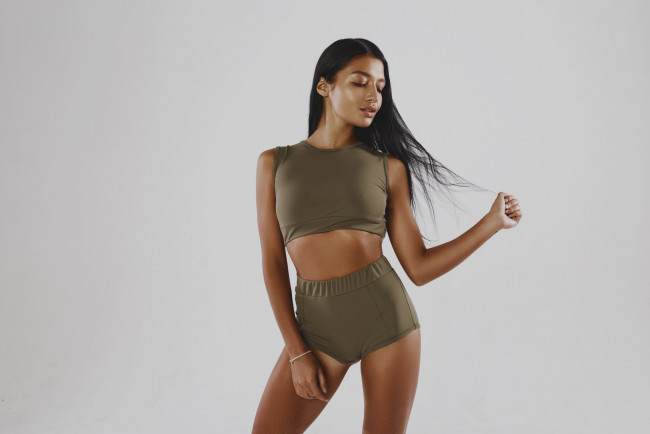 Обои картинки фото девушка, девушки, -unsort , брюнетки, темноволосые, модель