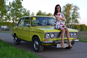 Картинка ваз-+2103 автомобили -авто+с+девушками дорога девушка автомобиль жигули ваз- 2103