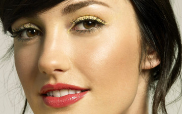 Картинка девушки minka+kelly брюнетка лицо