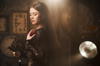 обоя сексуальная девушка, девушки, - лица,  портреты, девушка, женщина, шатенка, темноволосая, сексуальная, модель, звезда, позирует, разная, обувь, верхняя, стильная, одежда, нижнее, эротическое, бельё, трусы, лифчик, колготки, чулки, аксессуары, макияж, и, множество, элементов, на, фотографии