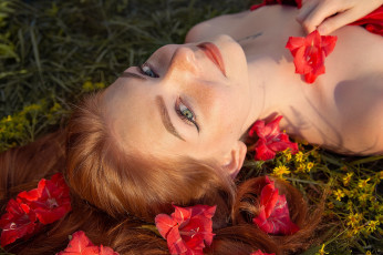 обоя сексуальная девушка, девушки, - лица,  портреты, девушка, женщина, рыжая, светлая, тёмная, сексуальная, модель, звезда, позирует, разная, обувь, верхняя, стильная, одежда, нижнее, эротическое, бельё, трусы, лифчик, колготки, чулки, аксессуары, макияж, и, множество, элементов, на, фотографии