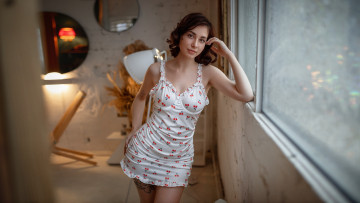 обоя сексуальная девушка, девушки, - брюнетки,  шатенки, девушка, женщина, брюнетка, темноволосая, сексуальная, модель, звезда, позирует, разная, обувь, верхняя, стильная, одежда, нижнее, эротическое, бельё, трусы, лифчик, колготки, чулки, аксессуары, макияж, и, множество, элементов, на, фотографии