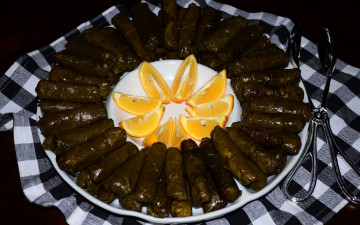 обоя еда, вторые блюда, блюдо, апельсины, дольки, долма
