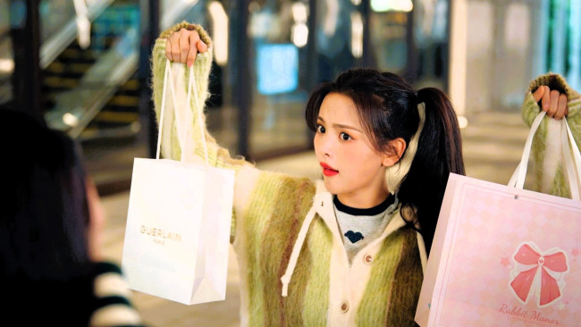 Обои картинки фото кино фильмы, fireworks of my heart, девушка, хвостики, кофта, сумки